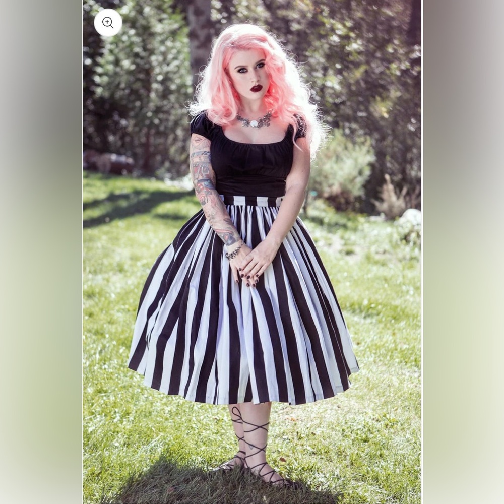 Pinup Couture EUC black and white mark stripe Bella skirt large